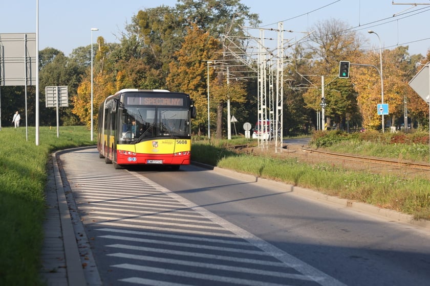 Saperzy jada na Osobowice po niewybuch