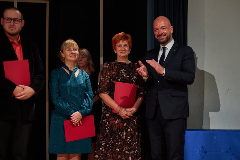 Nauczyciele podczas obchodów Dnia Edukacji Narodowej we Wrocławiu