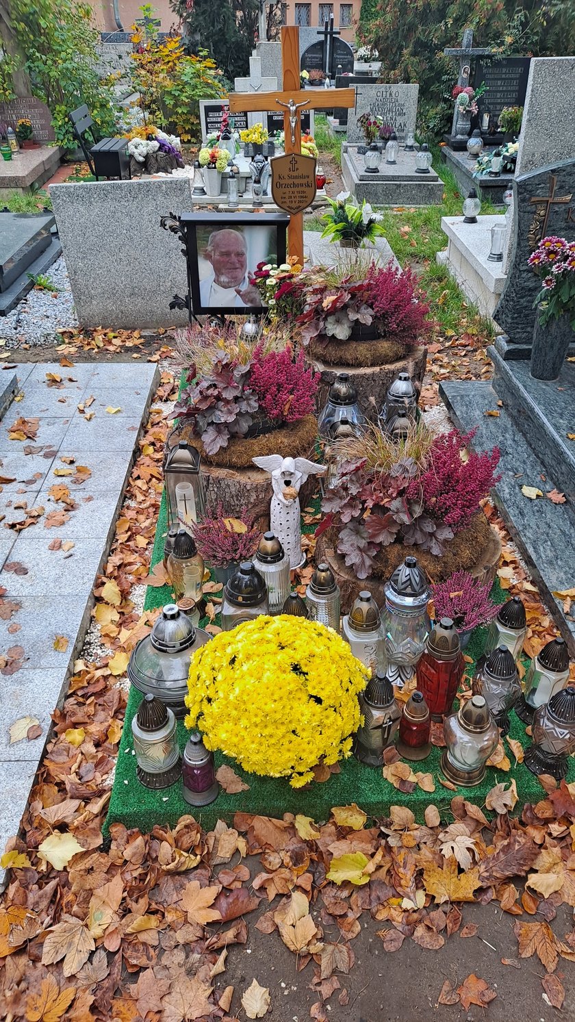Ksiądz Stanisław Orzechowski spoczywa na cmentarzu przy ul. Bujwida
