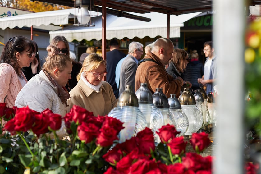 Cmentarz Osobowicki we Wrocławiu Wszystkich Świętych 2022