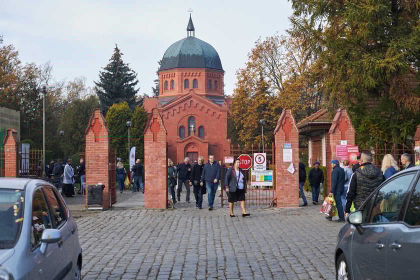 Cmentarz Osobowicki we Wrocławiu Wszystkich Świętych 2022