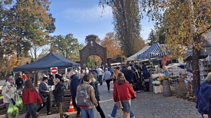 Cmentarz św. Wawrzyńca przy ul. Bujwida  we Wrocławiu Wszystkich Świętych 2022