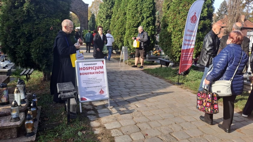 Cmentarz św. Wawrzyńca przy ul. Bujwida  we Wrocławiu Wszystkich Świętych 2022