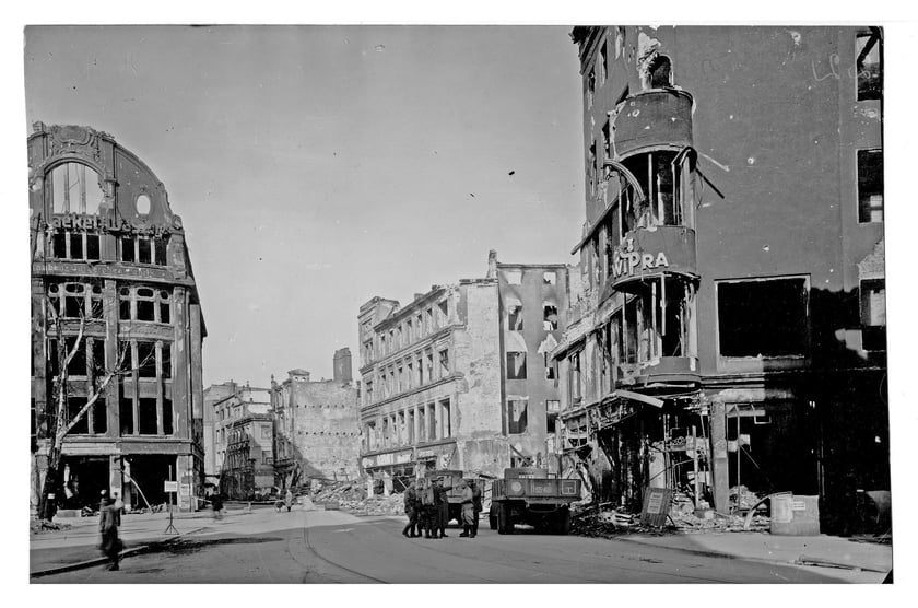 Zniszczony podczas wojny Wrocław 1946