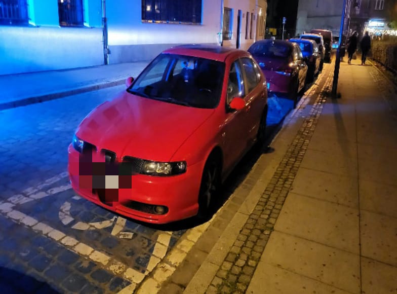 Oto zdjęcia "mistrzów parkowania" z Wrocławia