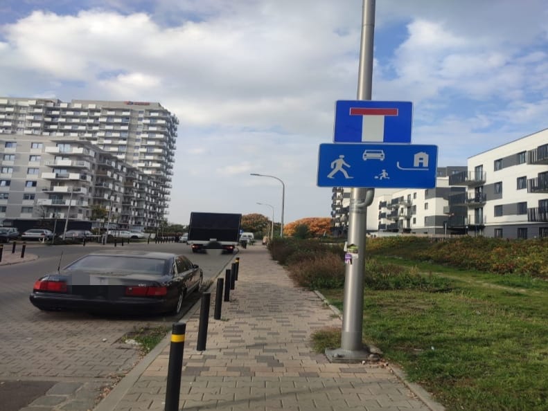 Oto zdjęcia "mistrzów parkowania" z Wrocławia