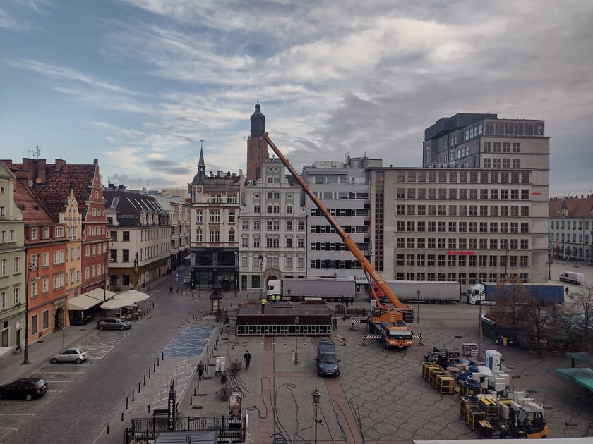 Budowa Jarmarku Bożonarodzeniowego 2022