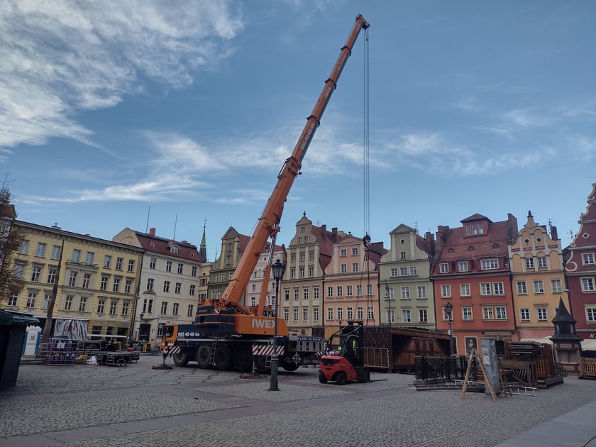 Budowa Jarmarku Bożonarodzeniowego 2022