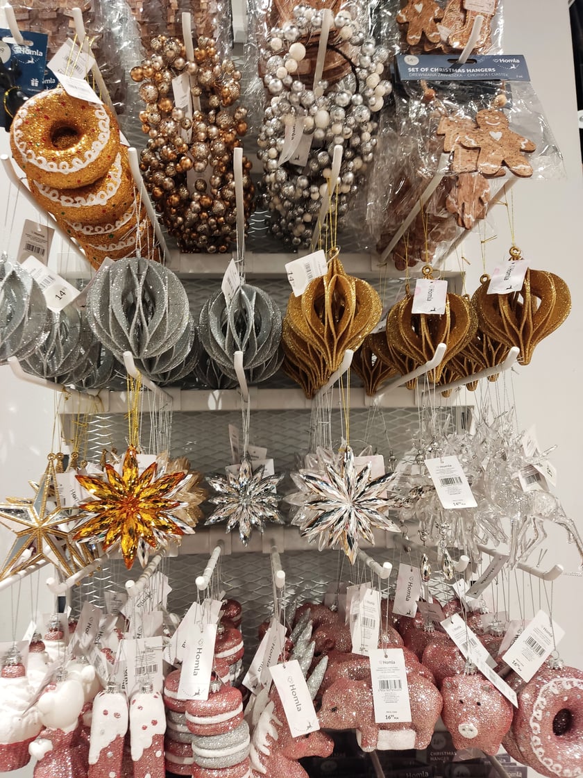 Ozdoby i gadżety świąteczne we wrocławskich sklepach