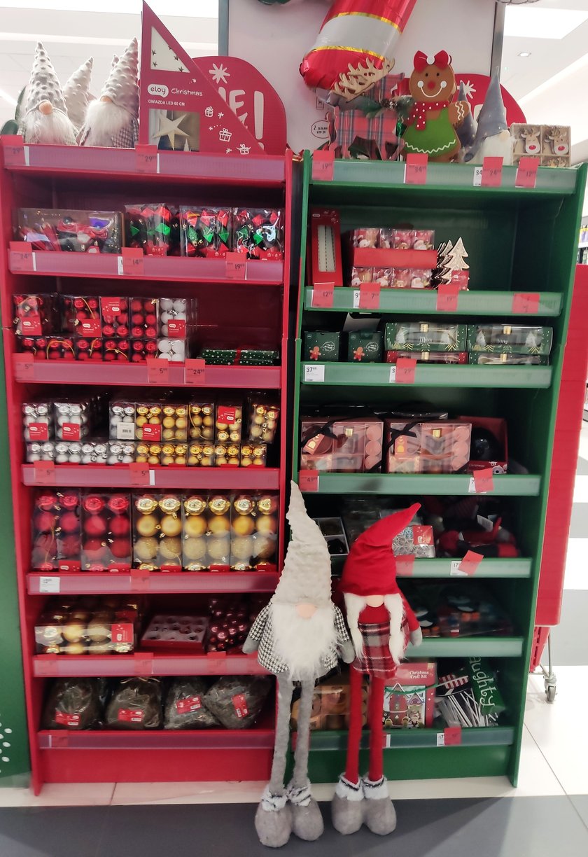 Ozdoby i gadżety świąteczne we wrocławskich sklepach