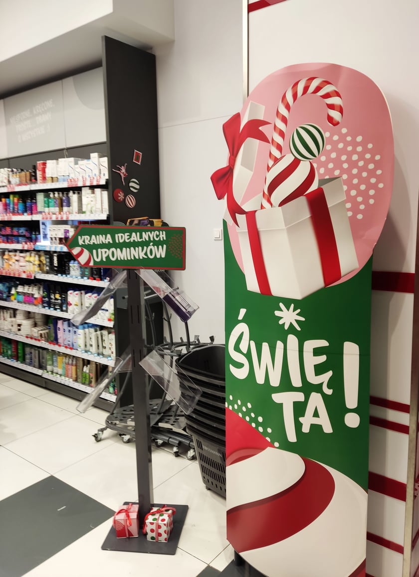 Ozdoby i gadżety świąteczne we wrocławskich sklepach