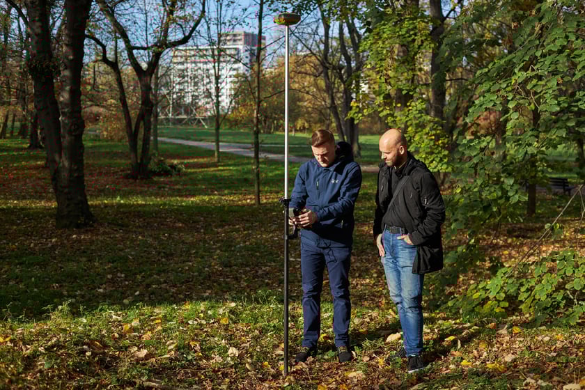 Zaznaczanie geodezyjnego środka Wrocławia na Popowicach