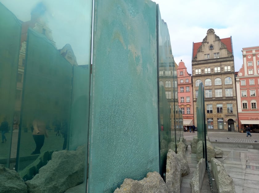 Fontanna Zdrój na placu Gołębim w Rynku we Wrocławiu