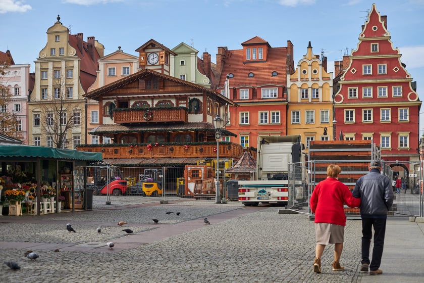 Budowa Jarmarku Bożonarodzeniowego 2022 we Wrocławiu