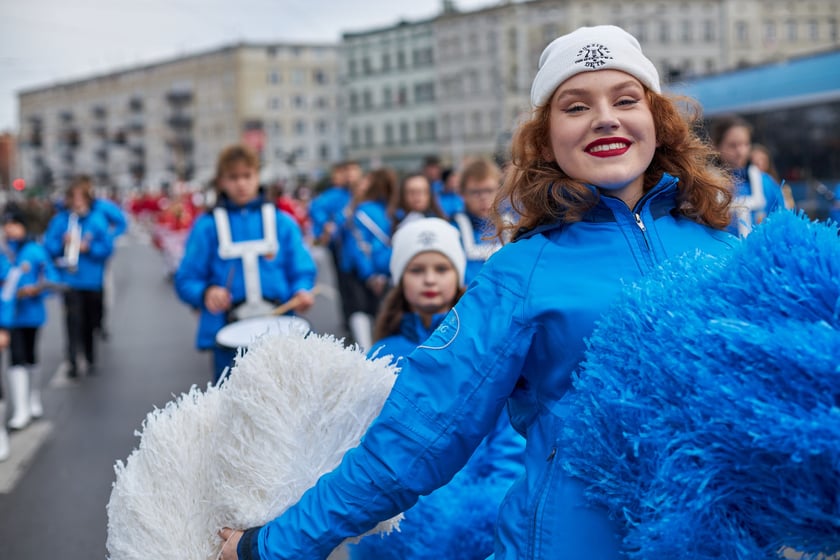 Na zdjęciu uczestnicy Radosnej Parady Niepodległości we Wrocławiu 2022