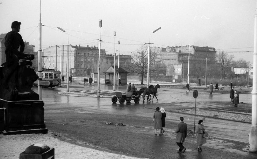Wrocław w latach 60. XX w. Ówczesny pl. 1 Maja