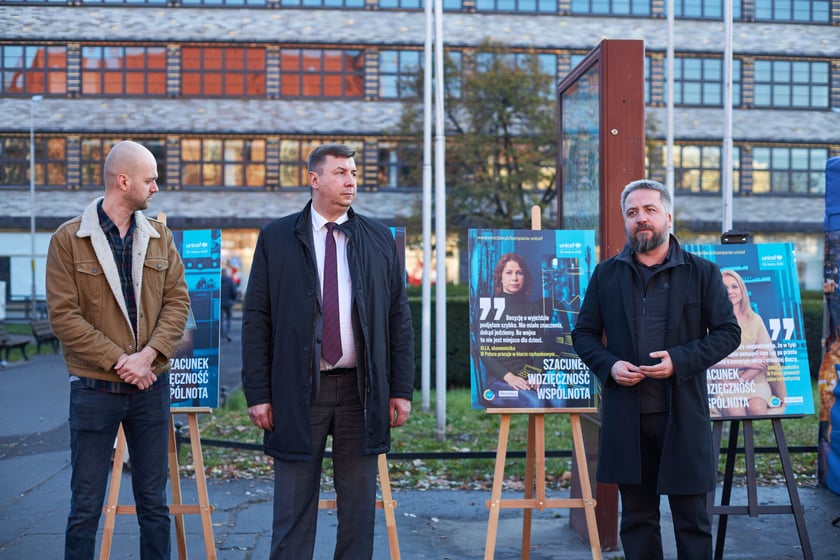 Na zdjęciu: sadzenie krokusów w ramach kampanii ?Szacunek, wdzięczność, wspólnota?