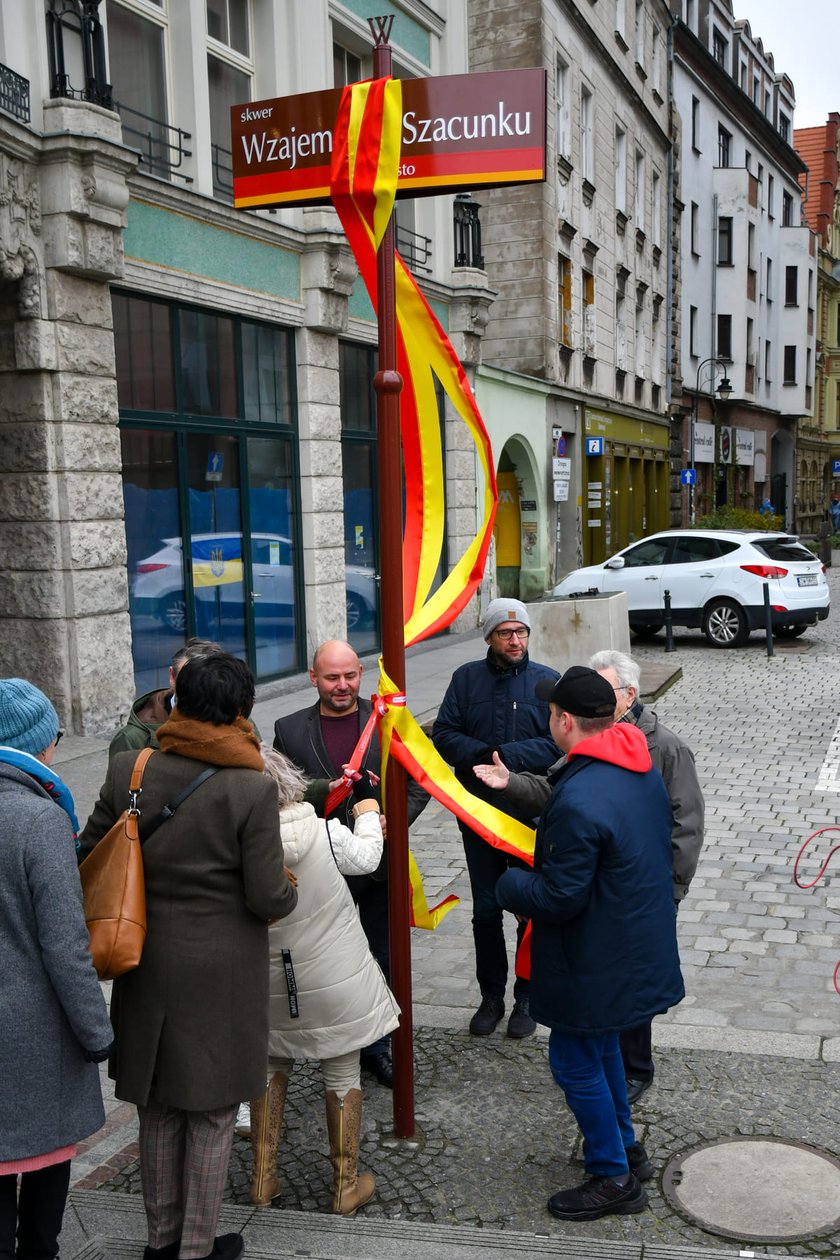 Odsłonięcie tablicy z nazwą skweru, 17.11.2022