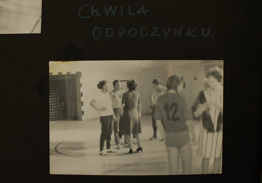 Archiwalne zdjęcia uczniów pochodzą z kronik SP nr 1 we Wrocławiu