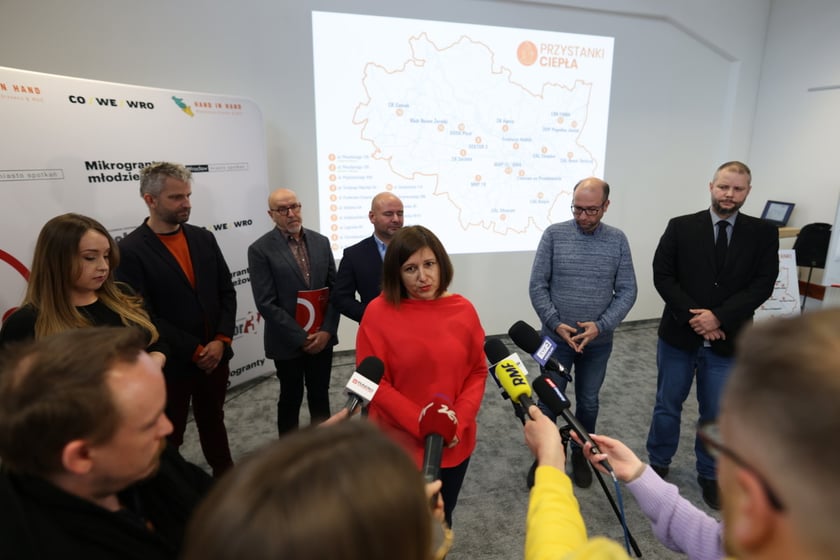 Briefing prasowy inaugurujący działalność Przystanków Ciepła we Wrocławiu, 30.11.2022