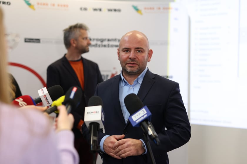 Briefing prasowy inaugurujący działalność Przystanków Ciepła we Wrocławiu, 30.11.2022