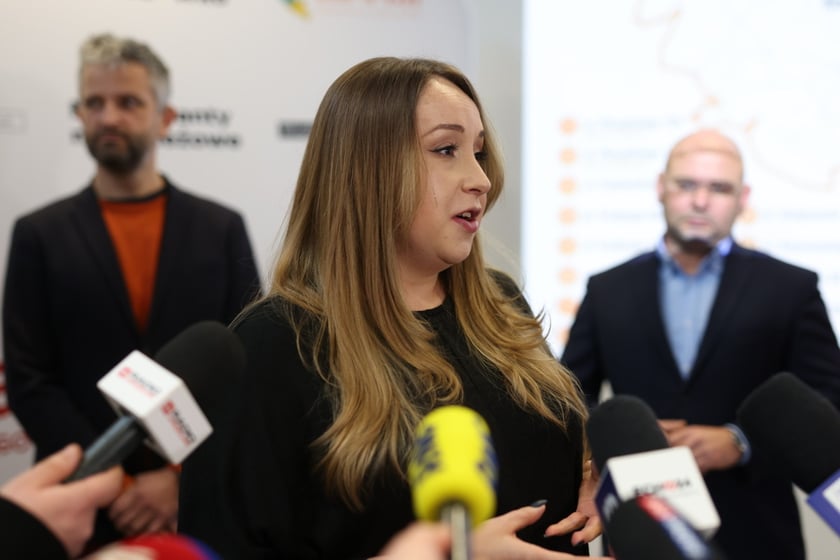 Briefing prasowy inaugurujący działalność Przystanków Ciepła we Wrocławiu, 30.11.2022