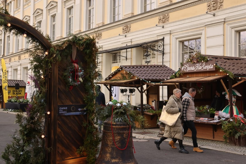 Jarmark Bożonarodzeniowy pod Operą we Wrocławiu