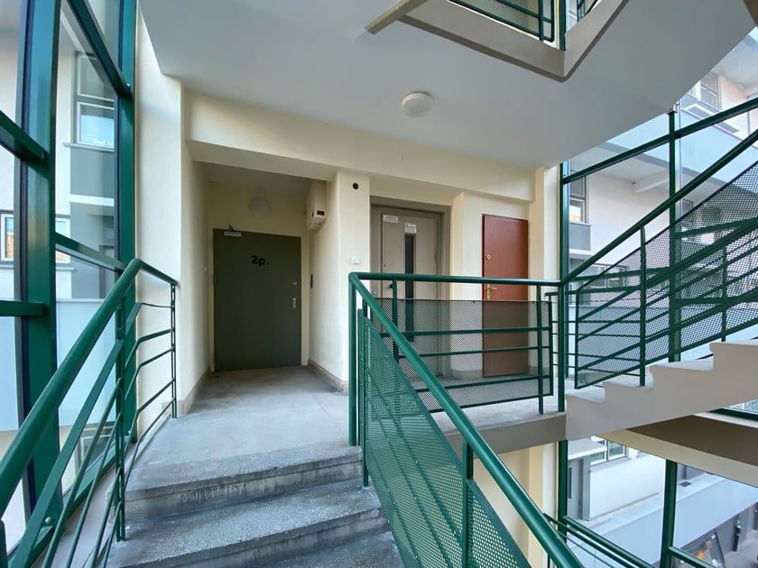 Mezonetowiec - modernistyczny galeriowiec po remoncie