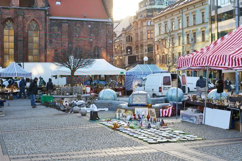 Na zdjęciu giełda staroci we Wrocławiu