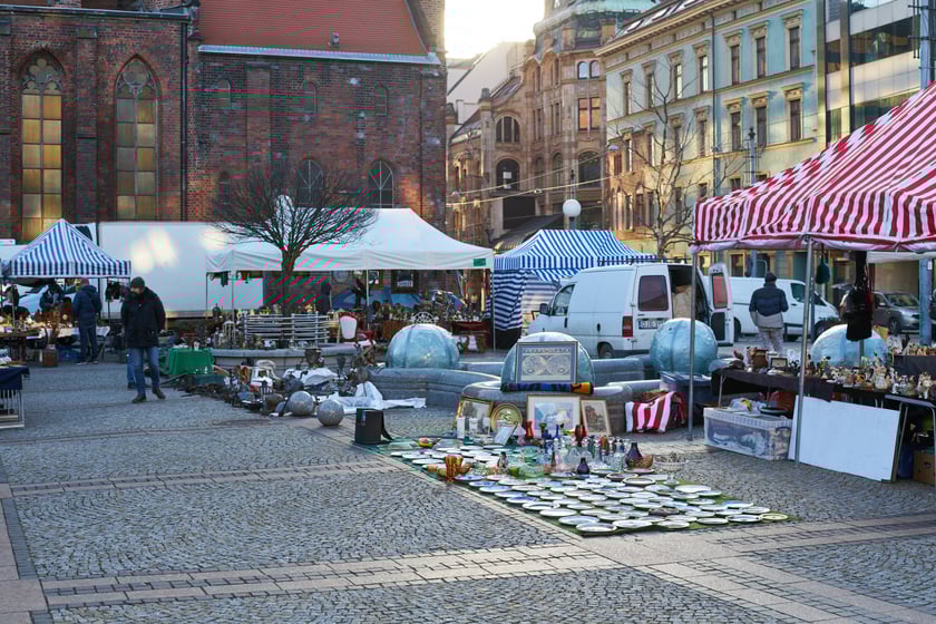 Na zdjęciu giełda staroci we Wrocławiu