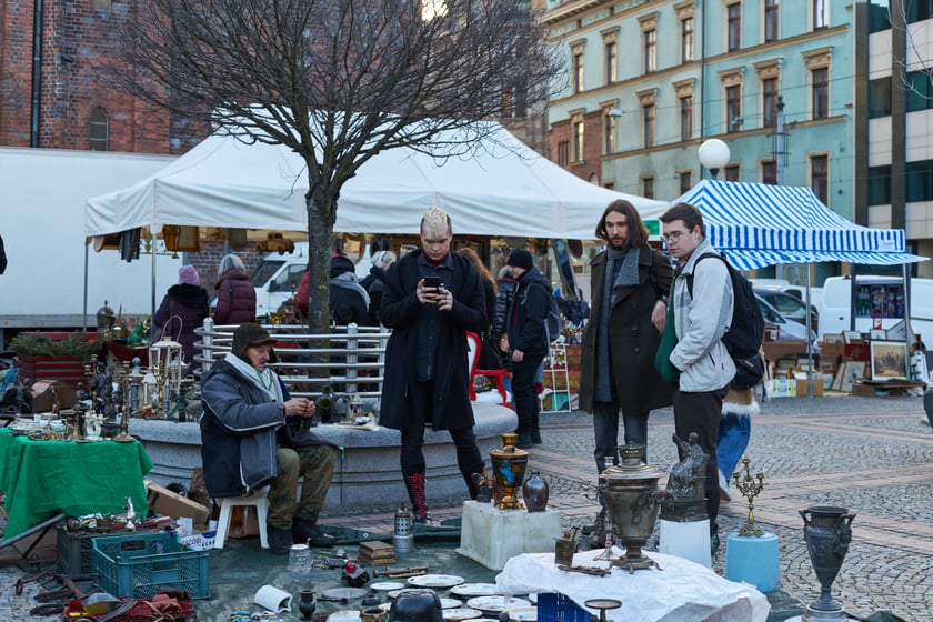 Na zdjęciu giełda staroci we Wrocławiu