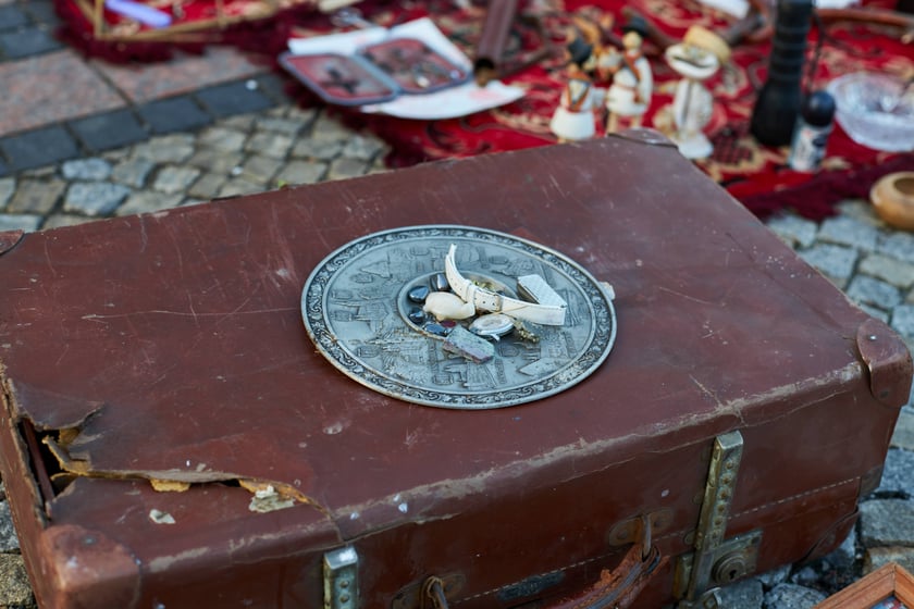 Na zdjęciu giełda staroci we Wrocławiu