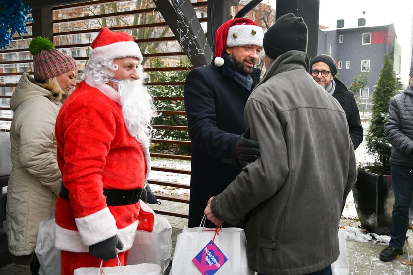 Paczki Dobrych Relacji dla potrzebujących