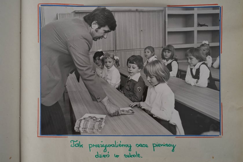 Zdjęcia z kronik szkolnych SP nr 97 we Wrocławiu