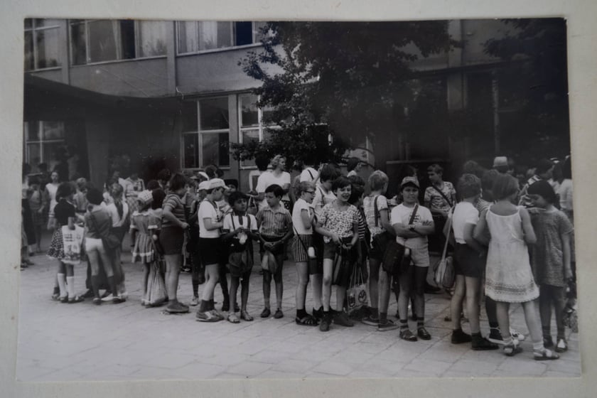Zdjęcia z kronik szkolnych SP nr 97 we Wrocławiu