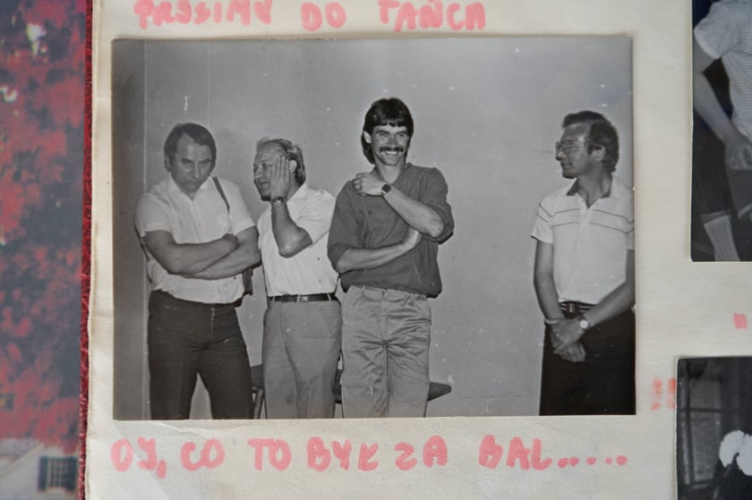 Zdjęcia z kronik szkolnych SP nr 97 we Wrocławiu