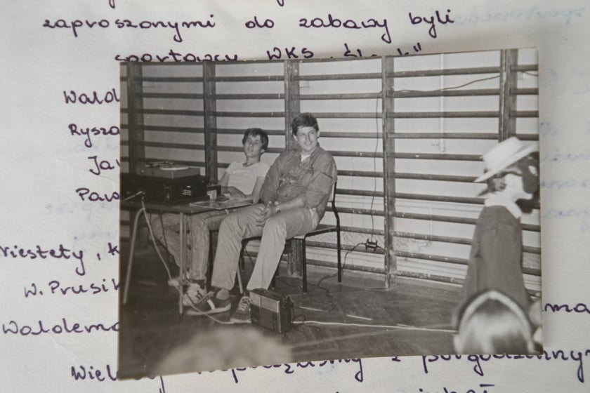 Zdjęcia z kronik szkolnych SP nr 97 we Wrocławiu