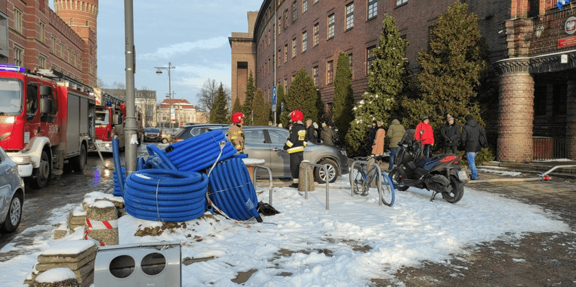 Alarm pożarowy w Komendzie Wojewódzkiej Policji we Wrocławiu
