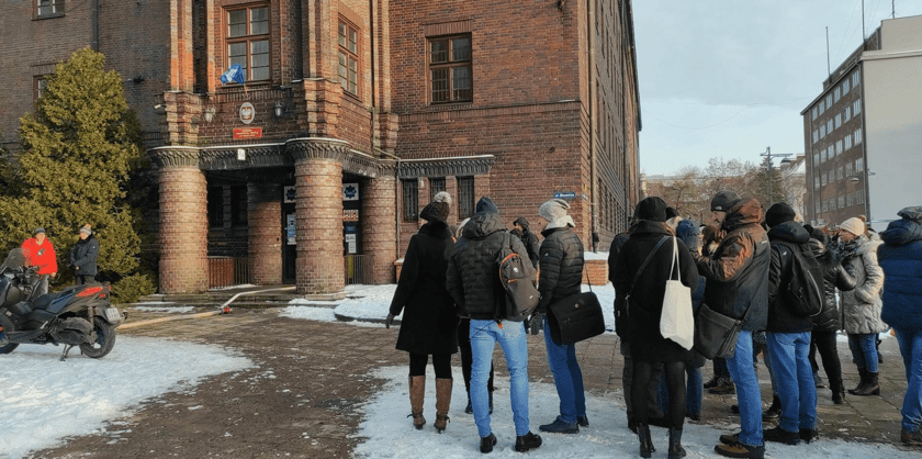 Alarm pożarowy w Komendzie Wojewódzkiej Policji we Wrocławiu