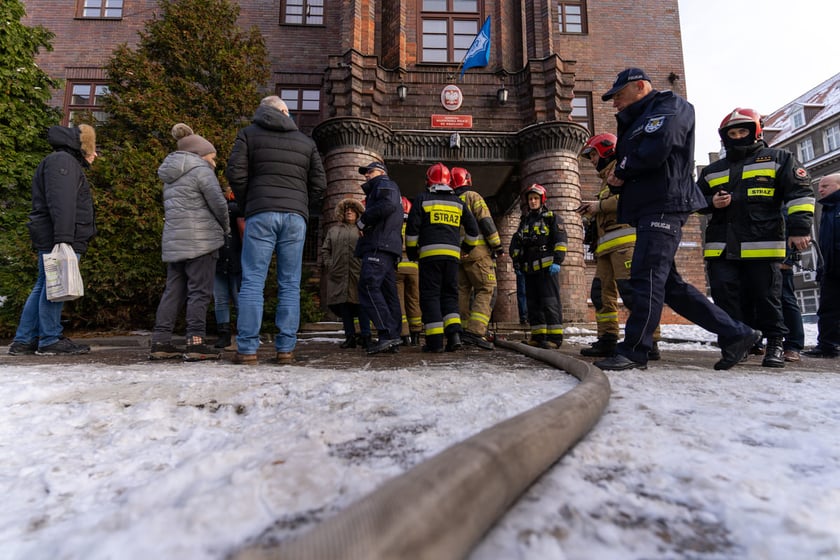Ewakuacja Komendy Wojewódzkiej Policji we Wrocławiu, 19.12.2022