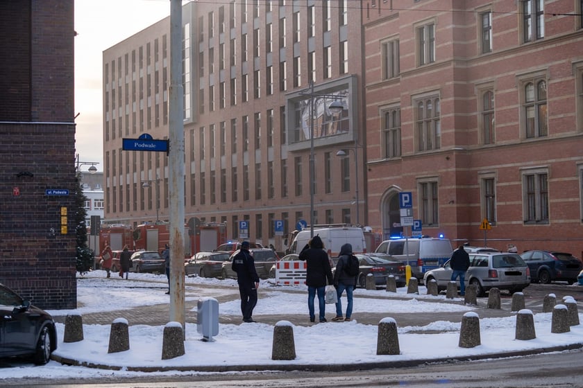 Ewakuacja Komendy Wojewódzkiej Policji we Wrocławiu, 19.12.2022