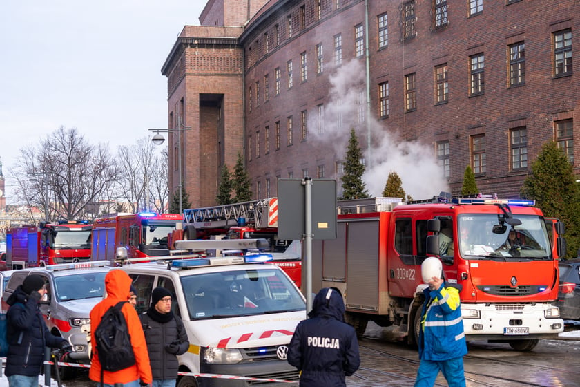 Ewakuacja Komendy Wojewódzkiej Policji we Wrocławiu, 19.12.2022