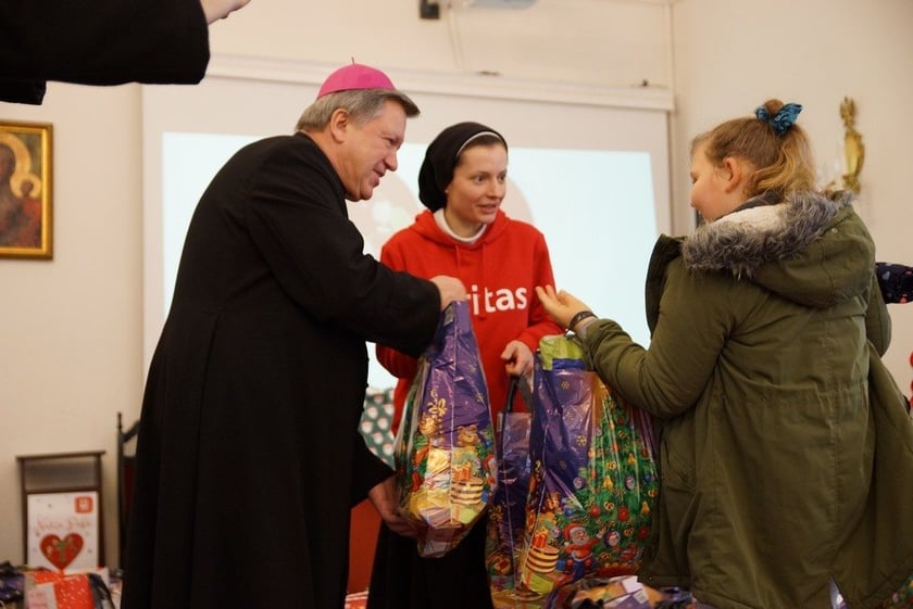300 prezentów dla dzieciaków. Finał akcji NASZA PAKA