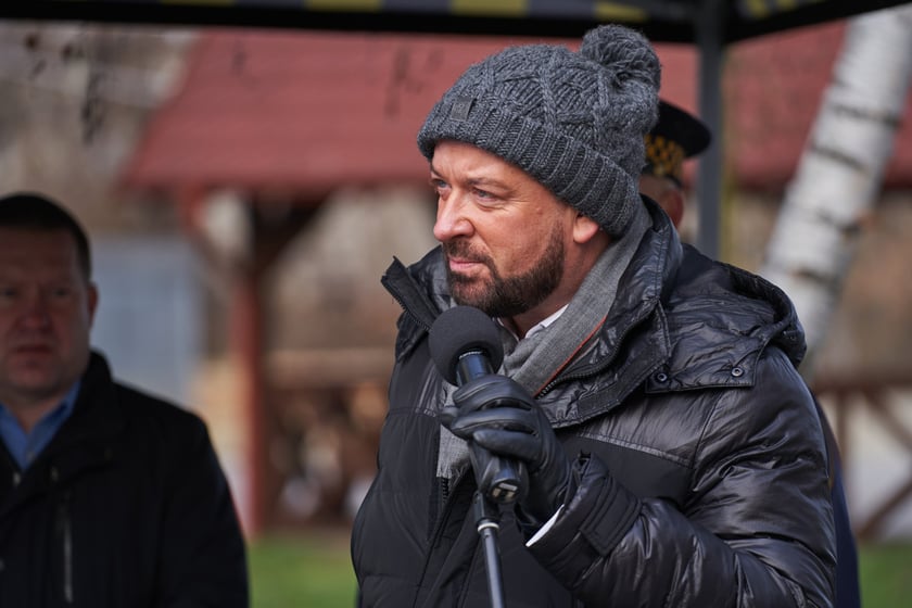 Przekazanie nowych radiowozów strażnikom miejskim z Wrocławia