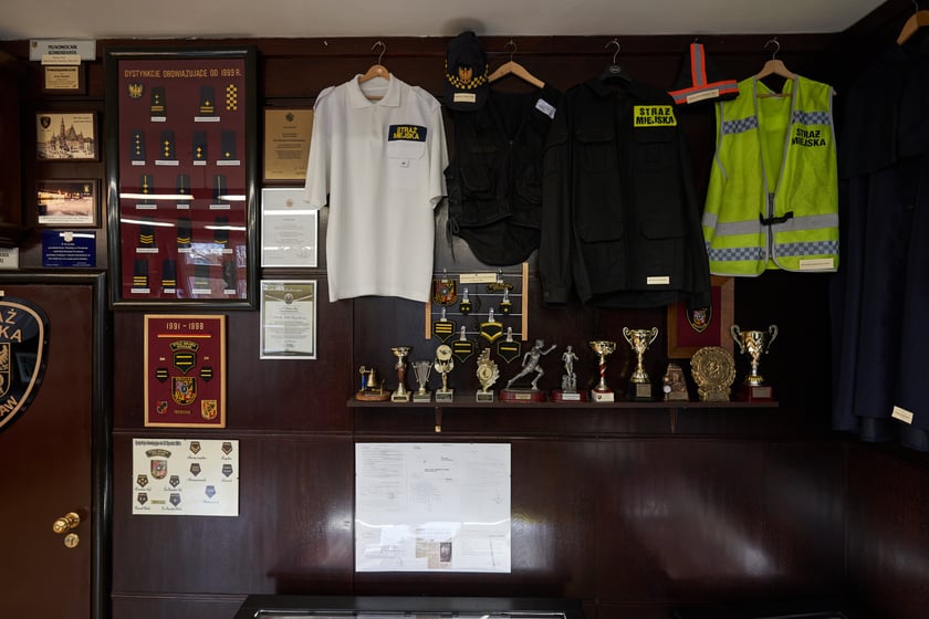 Na zdjęciach zbiory straży miejskiej