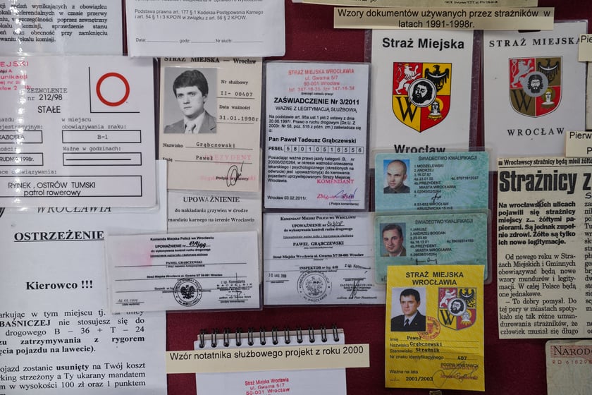 Na zdjęciach zbiory straży miejskiej