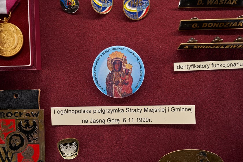 Na zdjęciach zbiory straży miejskiej