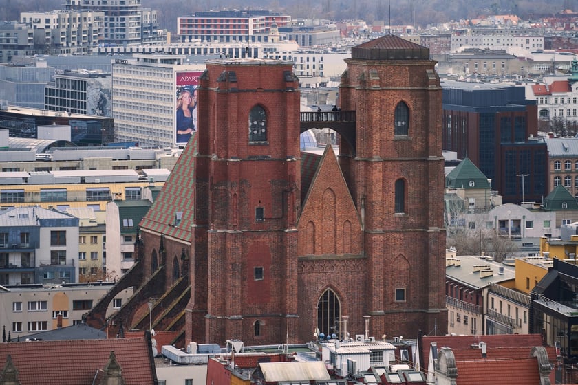 Na zdjęciu Wrocław - widok z wieży kościoła św. Elżbiety