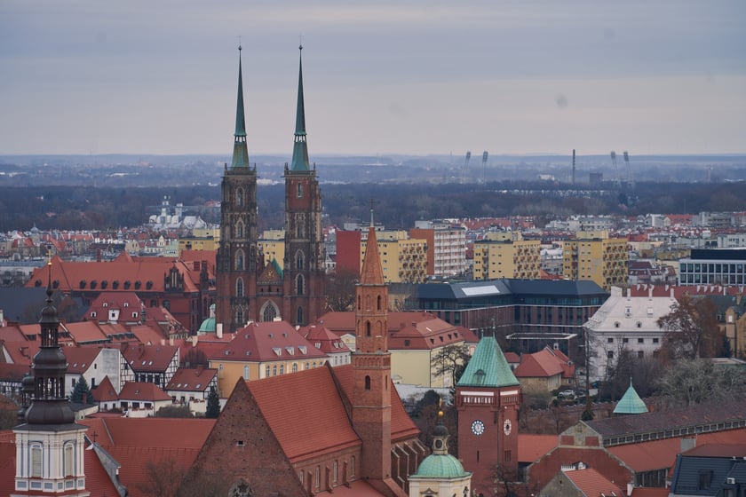 Na zdjęciu Wrocław - widok z wieży kościoła św. Elżbiety