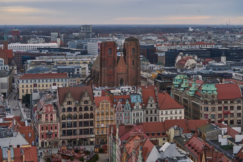 Na zdjęciu Wrocław - widok z wieży kościoła św. Elżbiety